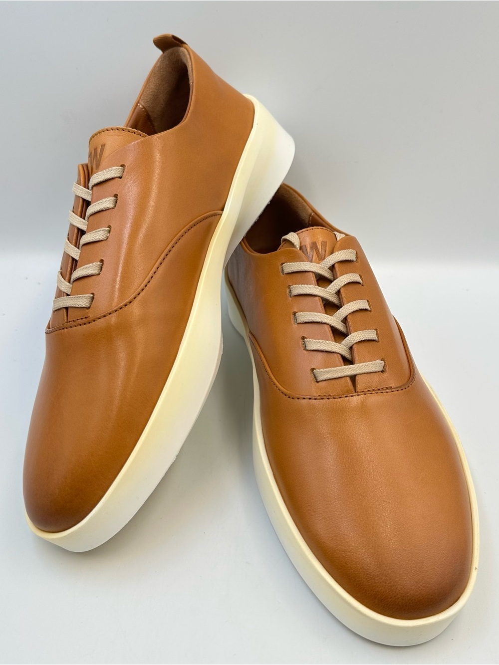 Wolf & Shepherd Cruise Lace Up Leather Sneaker Honey White Mens 7.5 Womens 9
